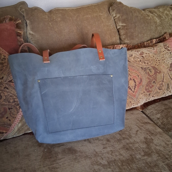 New Gray Portland Leather LargeTote Bag with Tan Straps - Picture 3 of 5